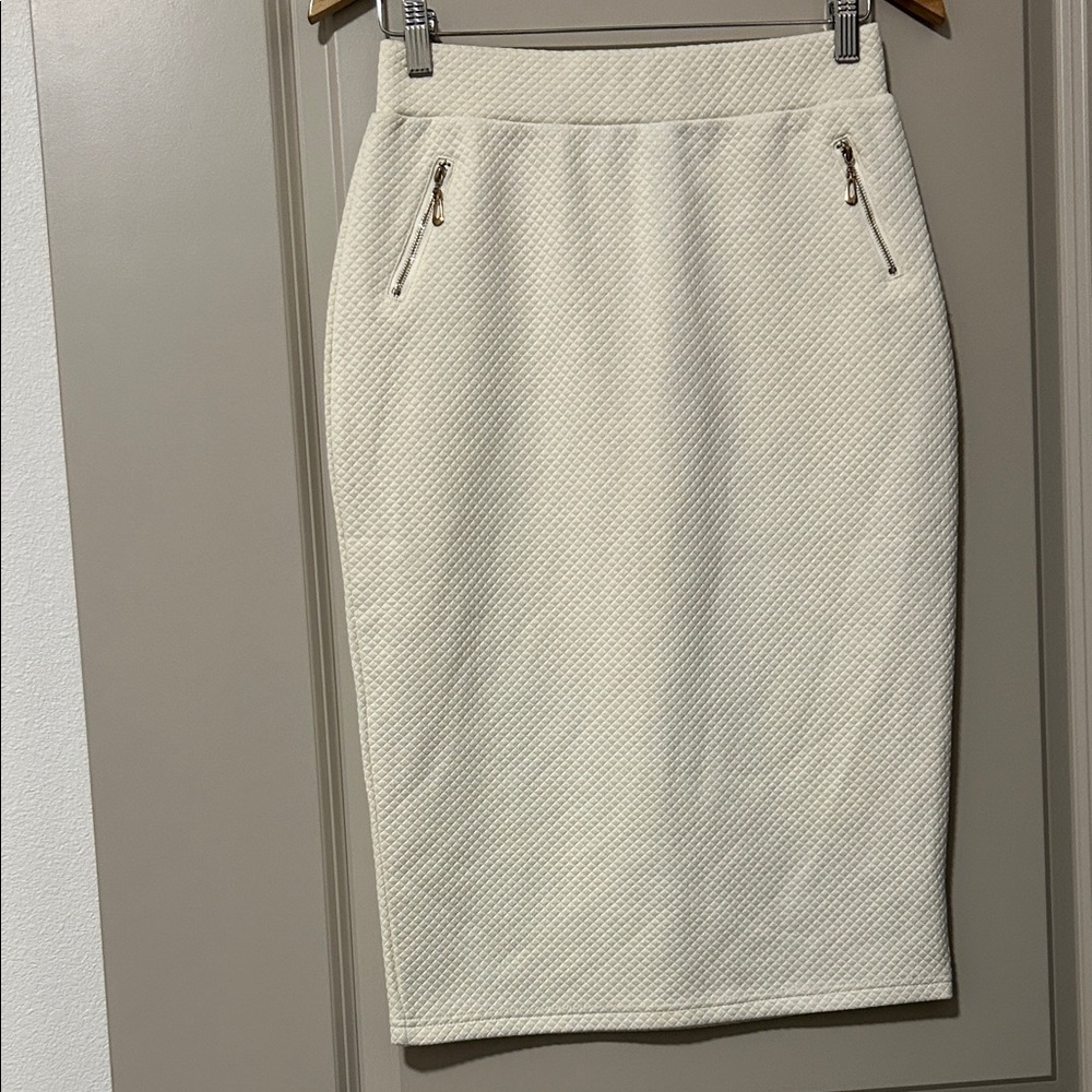 Elegant Cream Pencil Skirt